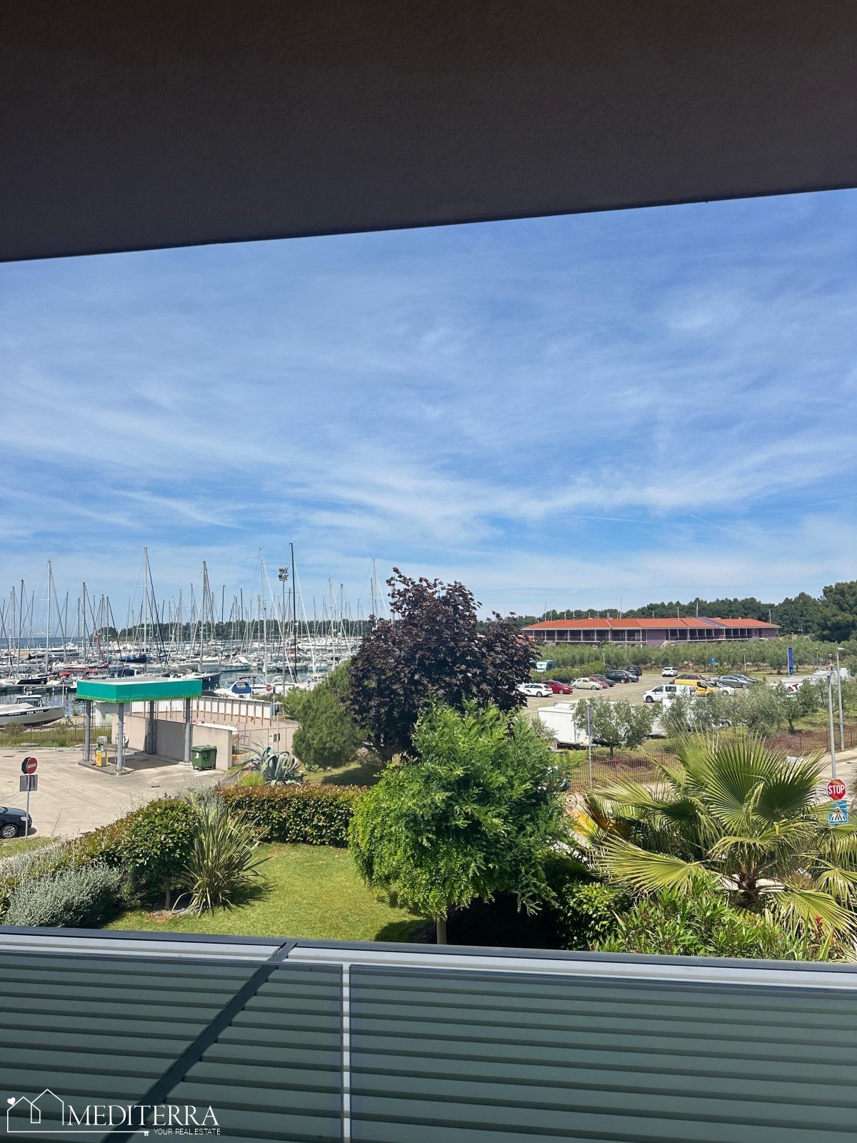 Stanovanje na iskani lokaciji v središču mesta s pogledom na morje, Novigrad, Istra