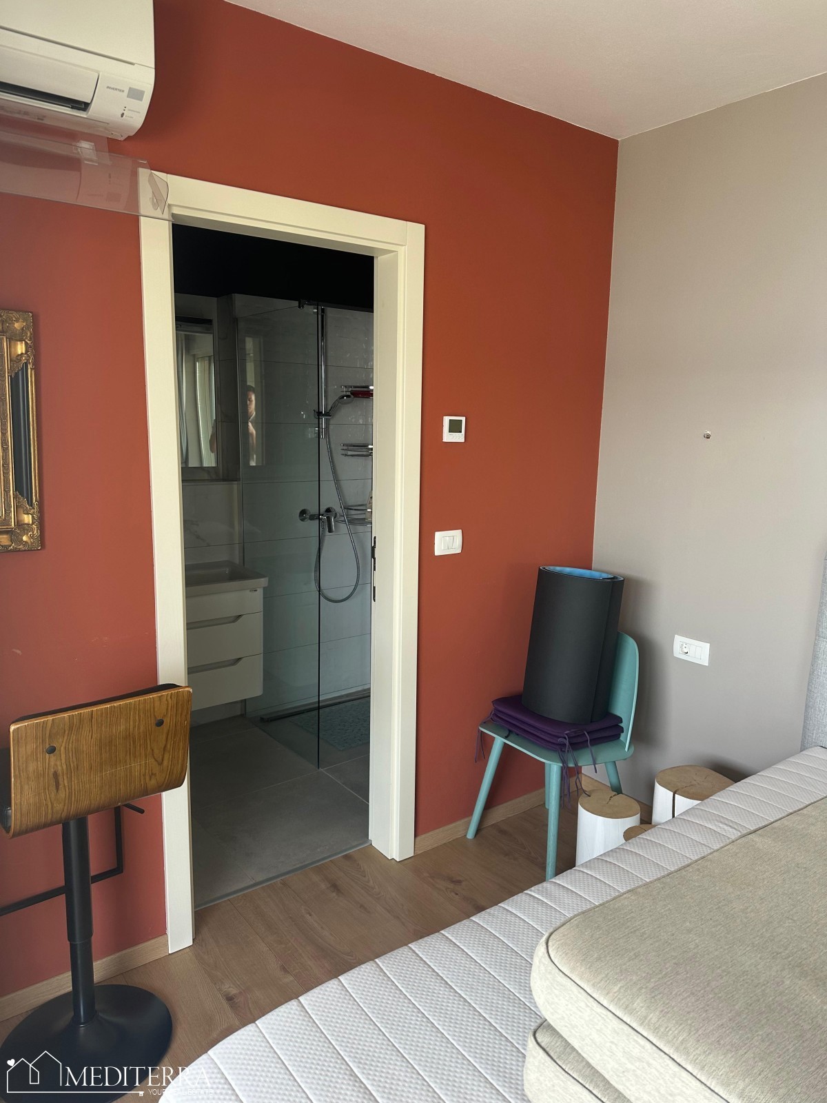 Stanovanje na iskani lokaciji v središču mesta s pogledom na morje, Novigrad, Istra