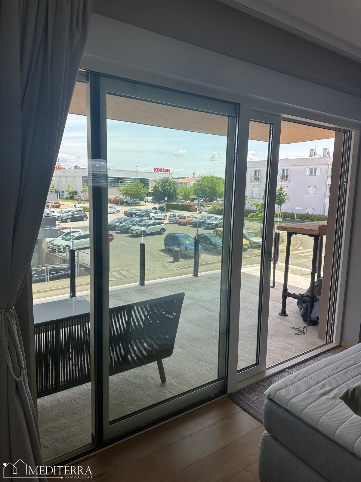 Stanovanje na iskani lokaciji v središču mesta s pogledom na morje, Novigrad, Istra