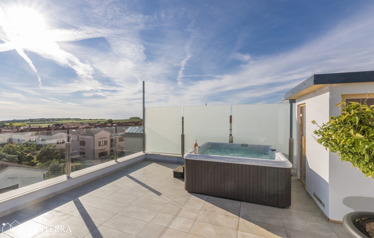Čudovit penthouse na odlični lokaciji, Novigrad, Istra