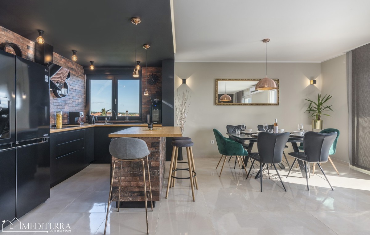 Čudovit penthouse na odlični lokaciji, Novigrad, Istra