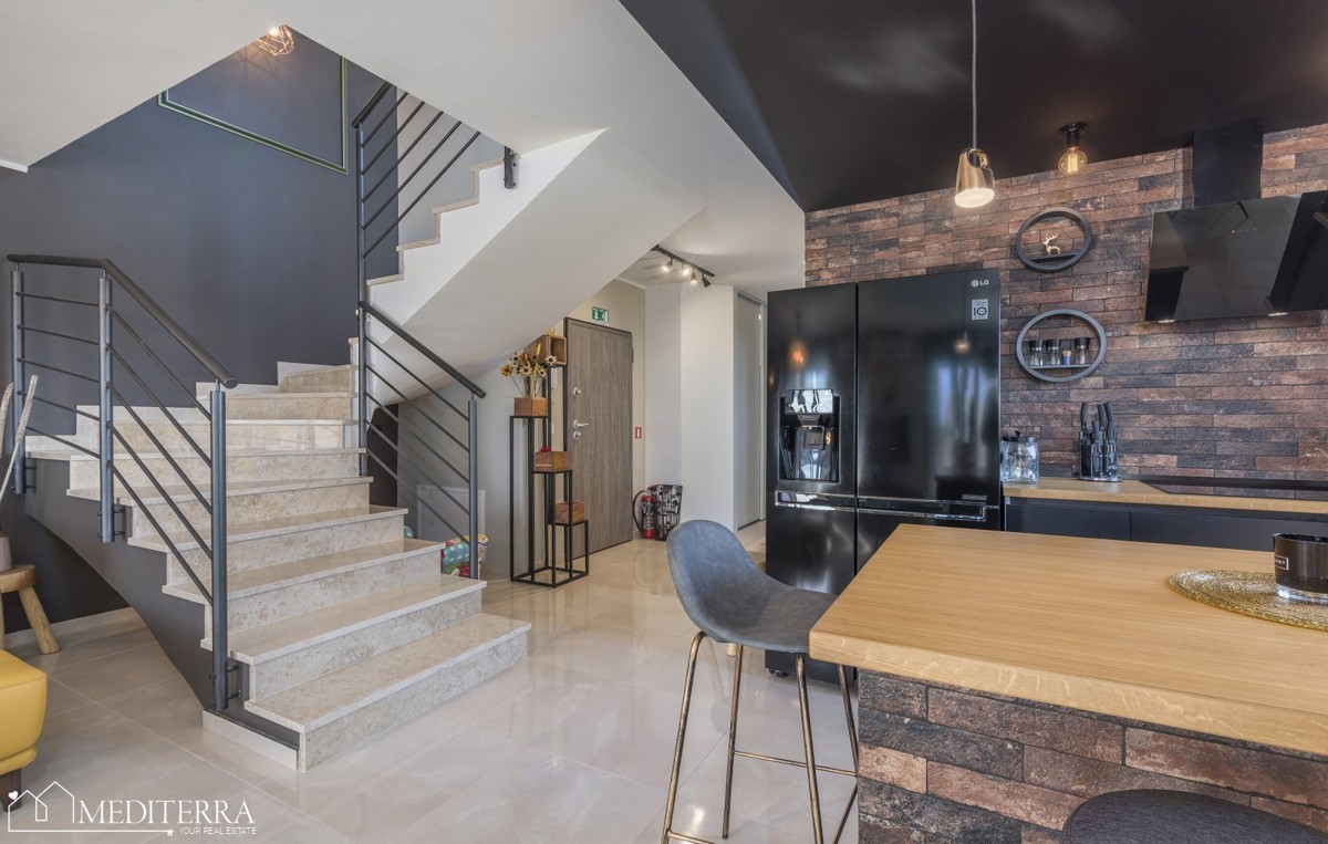 Čudovit penthouse na odlični lokaciji, Novigrad, Istra