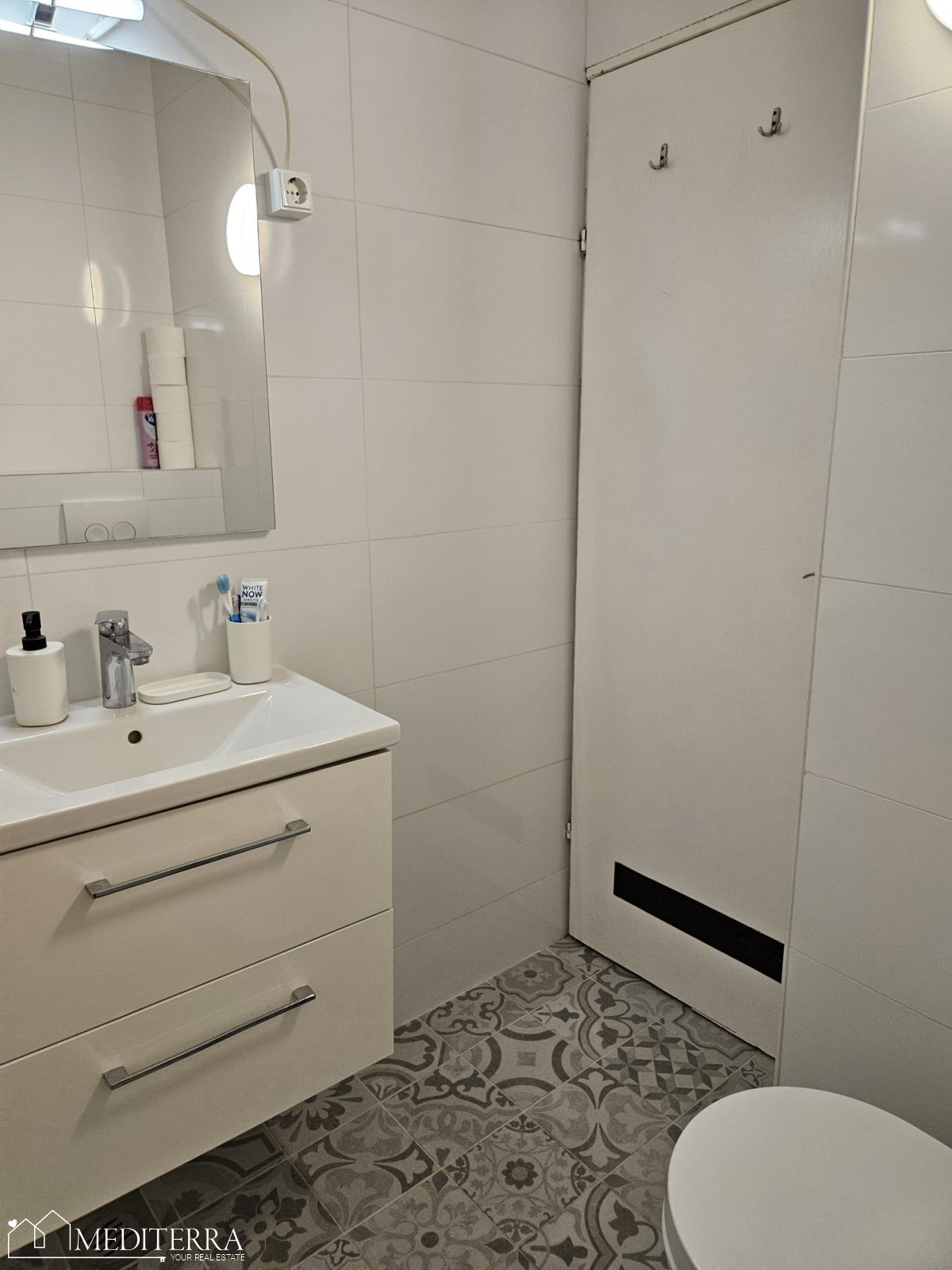Stanovanje v samem centru Novigrada blizu urejene plaže, Istra