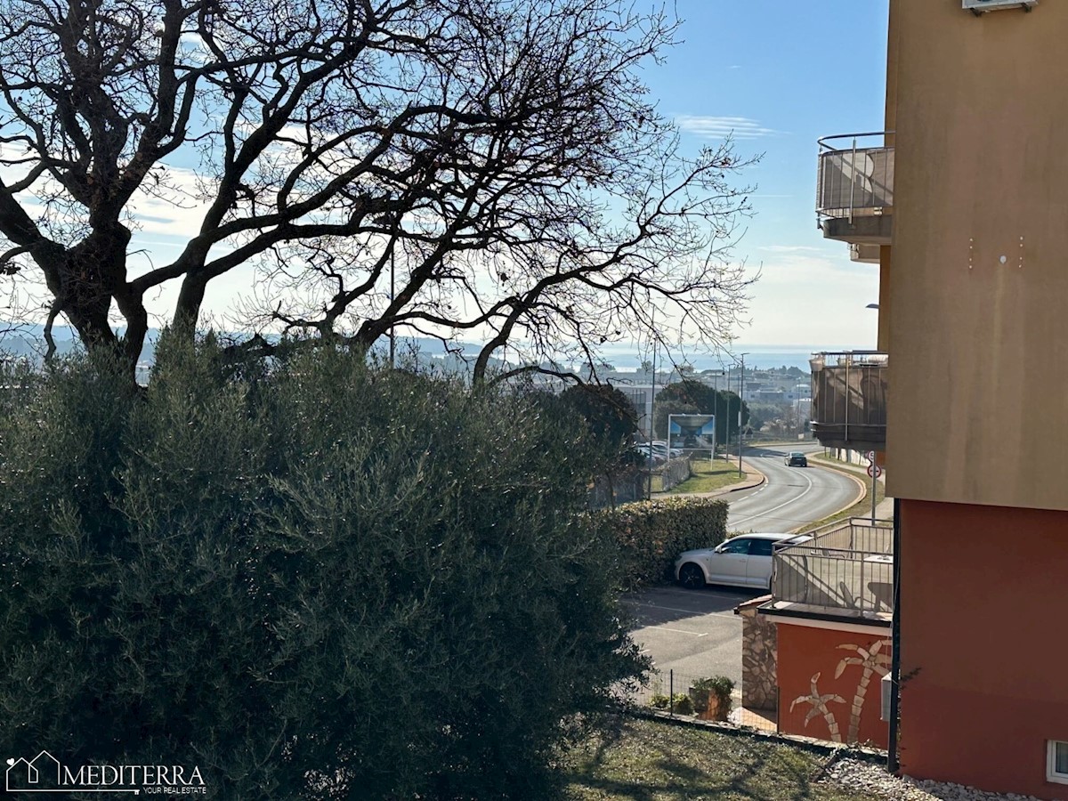 Stanovanje v 2. nadstropju s pogledom na morje, Novigrad, Istra