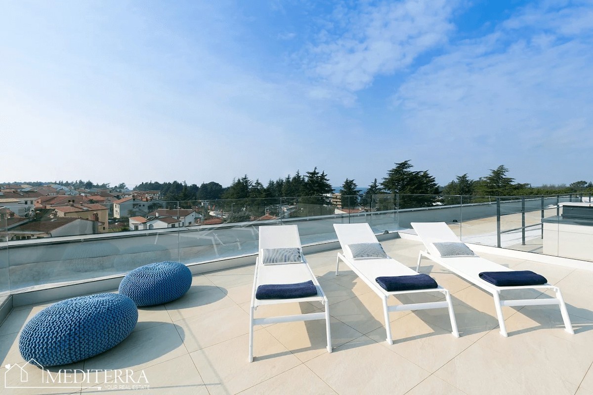 Trisobno stanovanje s pogledom na morje, Poreč, Istra