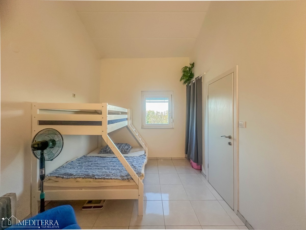 Prenovljeno stanovanje z dvema spalnicama in pogledom na morje, Novigrad, Istra