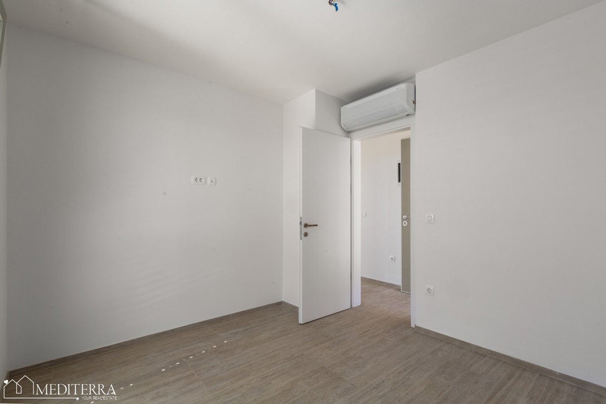 Stanovanje v prvem nadstropju s strešno teraso, Novigrad, Istra