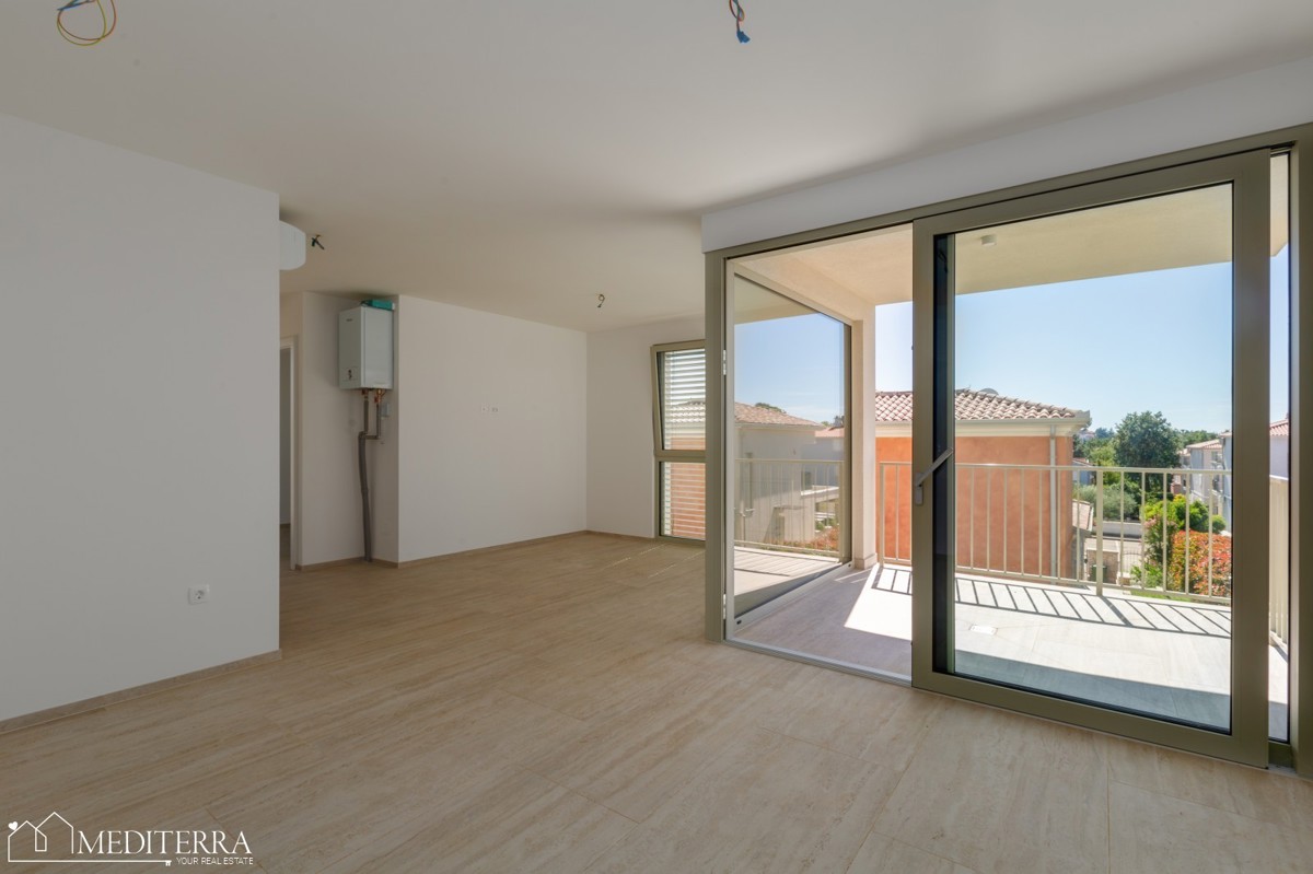 Stanovanje v prvem nadstropju s strešno teraso, Novigrad, Istra