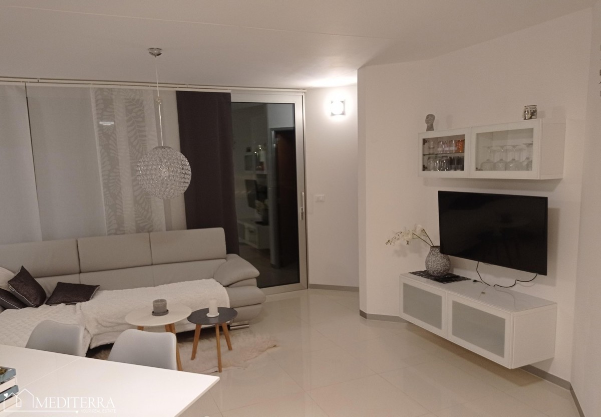 Apartma v drugem nadstropju z dvema spalnicama, Novigrad, Istra