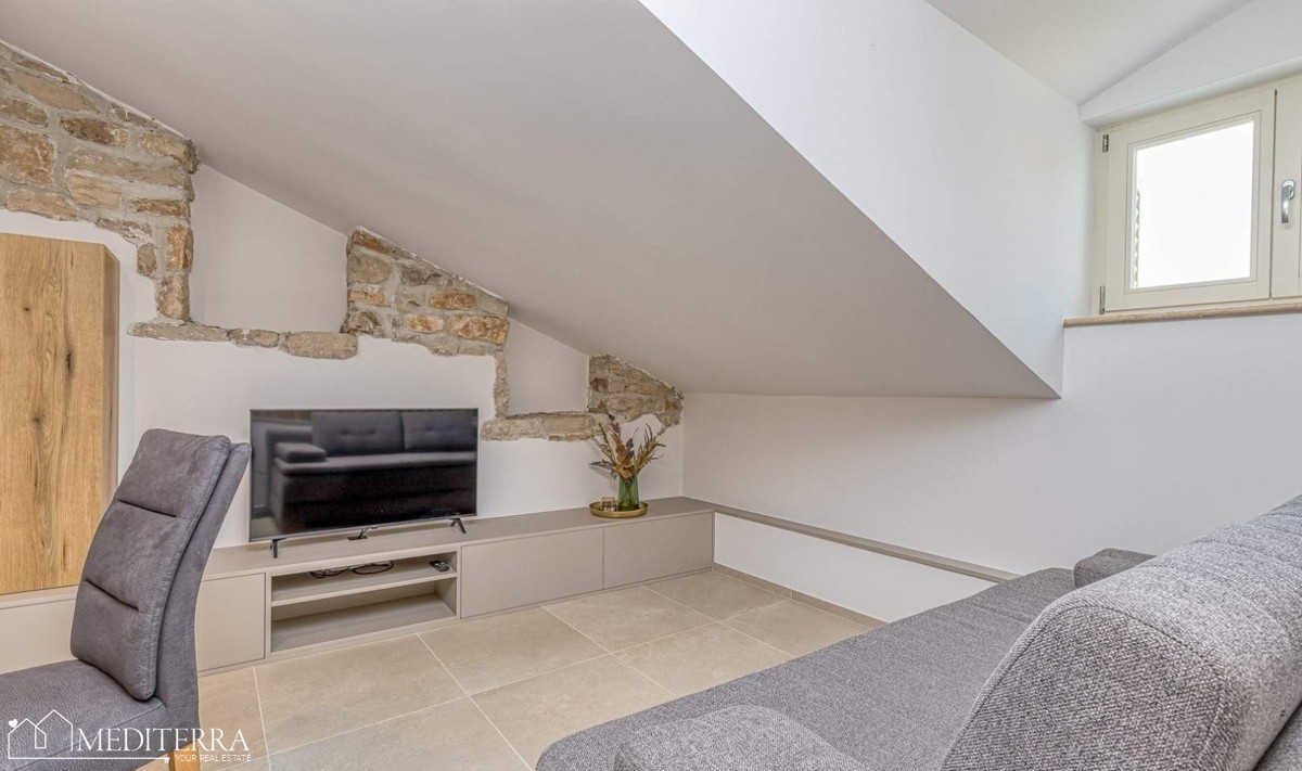 Hiša s 3 apartmaji na odlični lokaciji, Vrsar, Istra