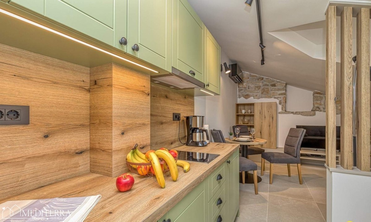 Hiša s 3 apartmaji na odlični lokaciji, Vrsar, Istra