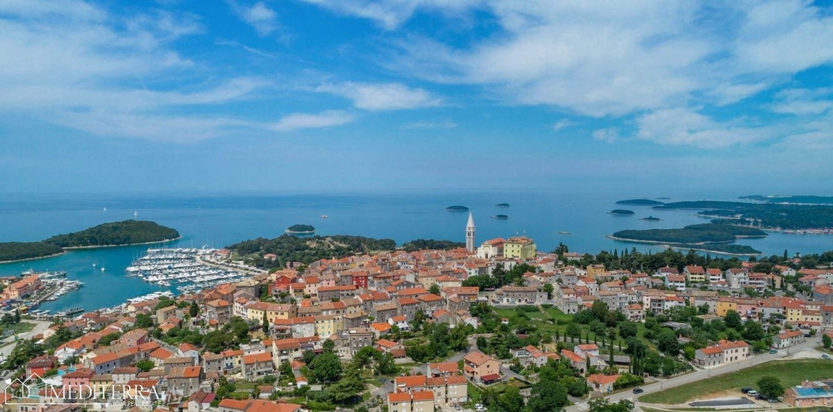 Hiša s 3 apartmaji na odlični lokaciji, Vrsar, Istra