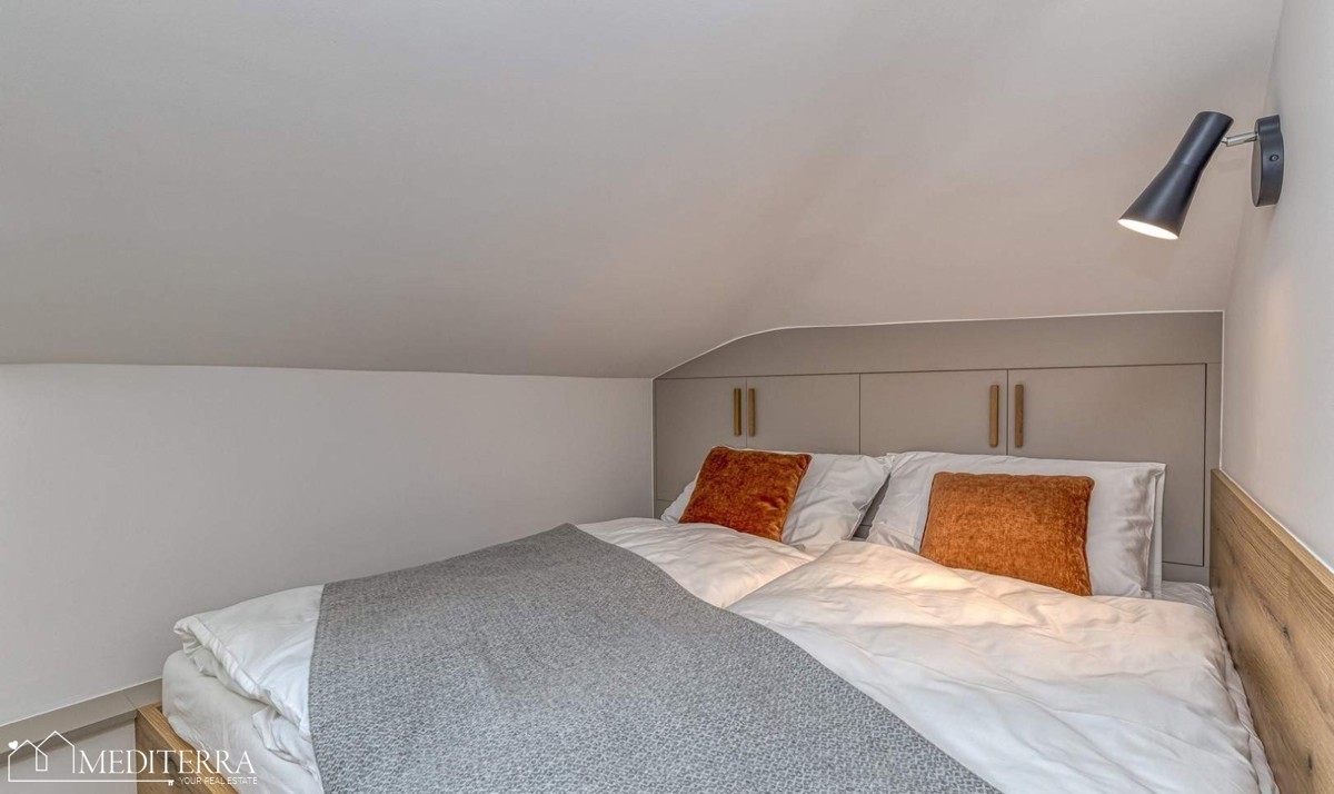 Hiša s 3 apartmaji na odlični lokaciji, Vrsar, Istra