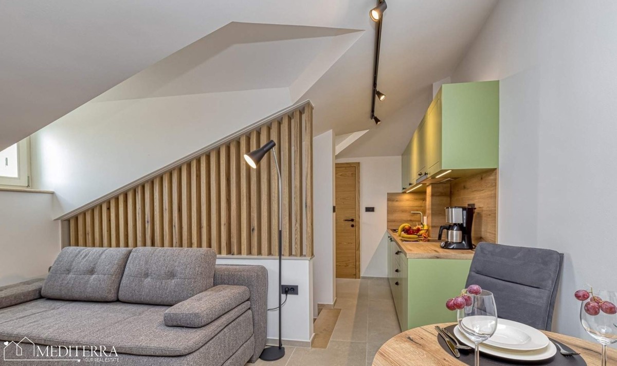 Hiša s 3 apartmaji na odlični lokaciji, Vrsar, Istra