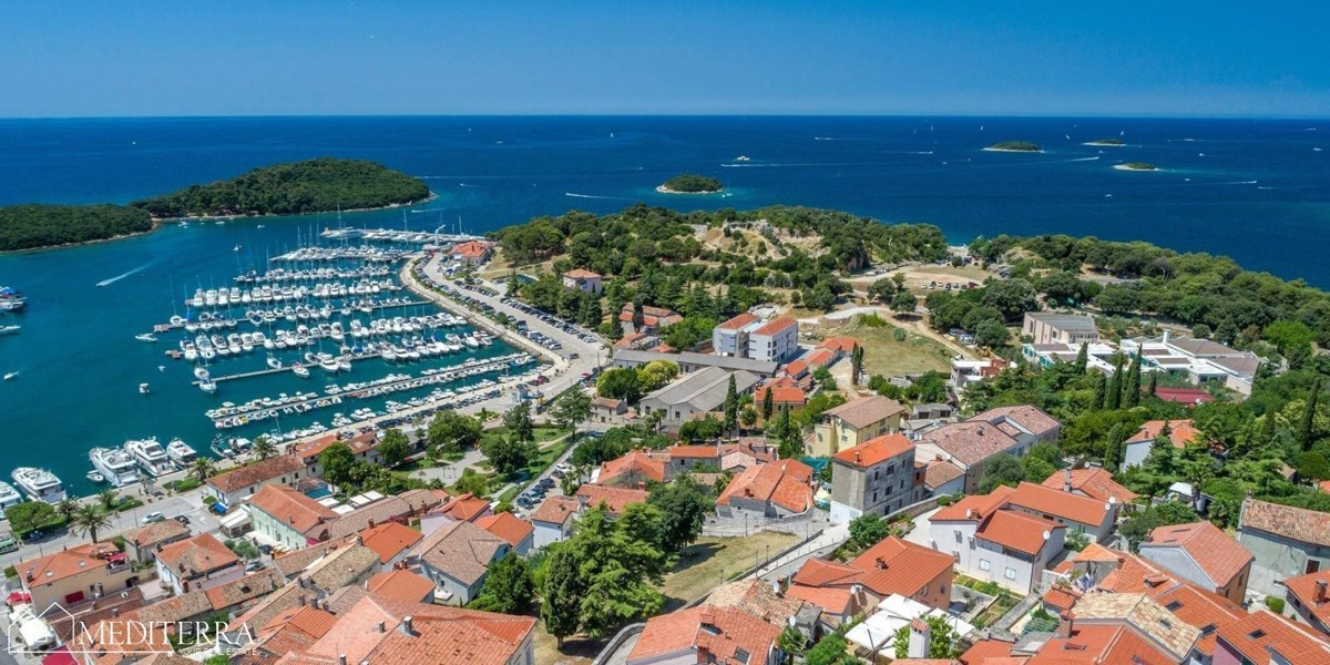 Hiša s 3 apartmaji na odlični lokaciji, Vrsar, Istra