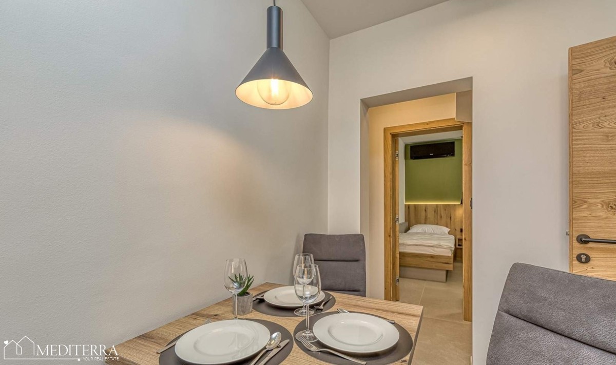 Hiša s 3 apartmaji na odlični lokaciji, Vrsar, Istra