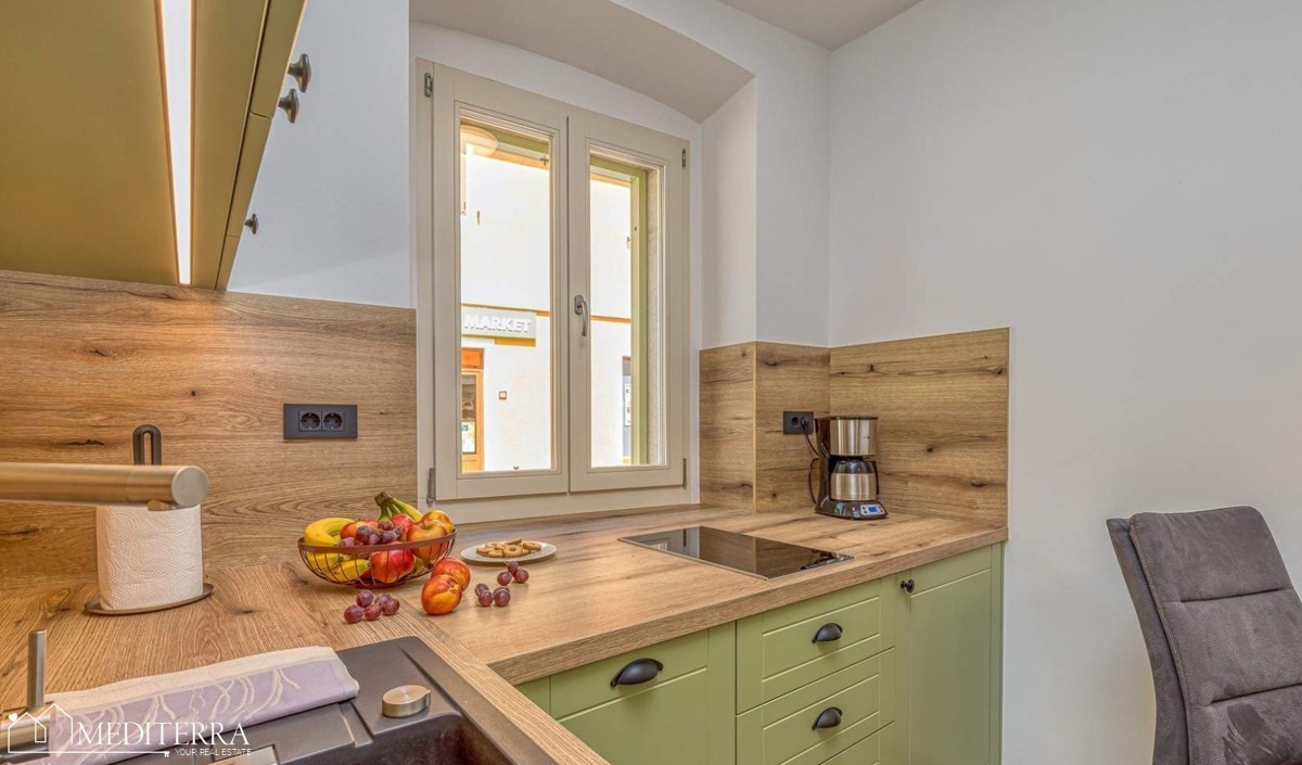 Hiša s 3 apartmaji na odlični lokaciji, Vrsar, Istra