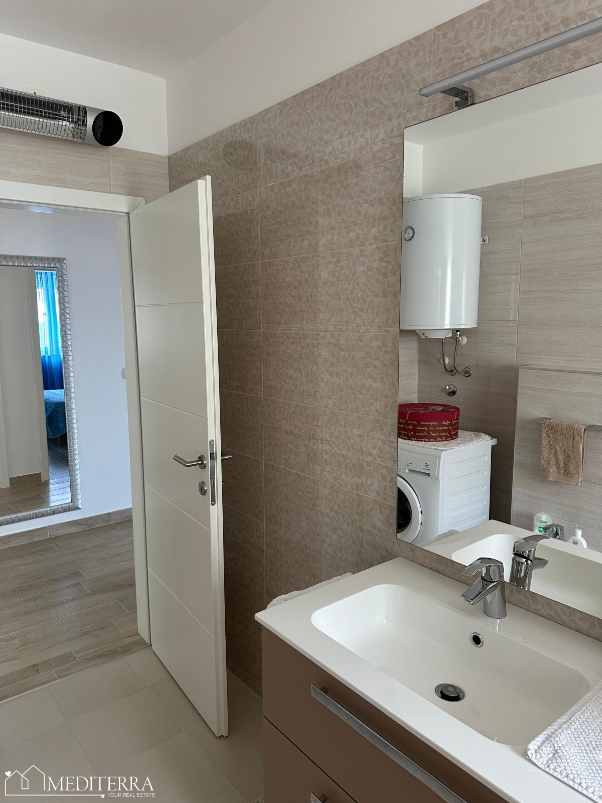 Apartma s tremi spalnicami in čudovitim pogledom na morje, Novigrad, Istra