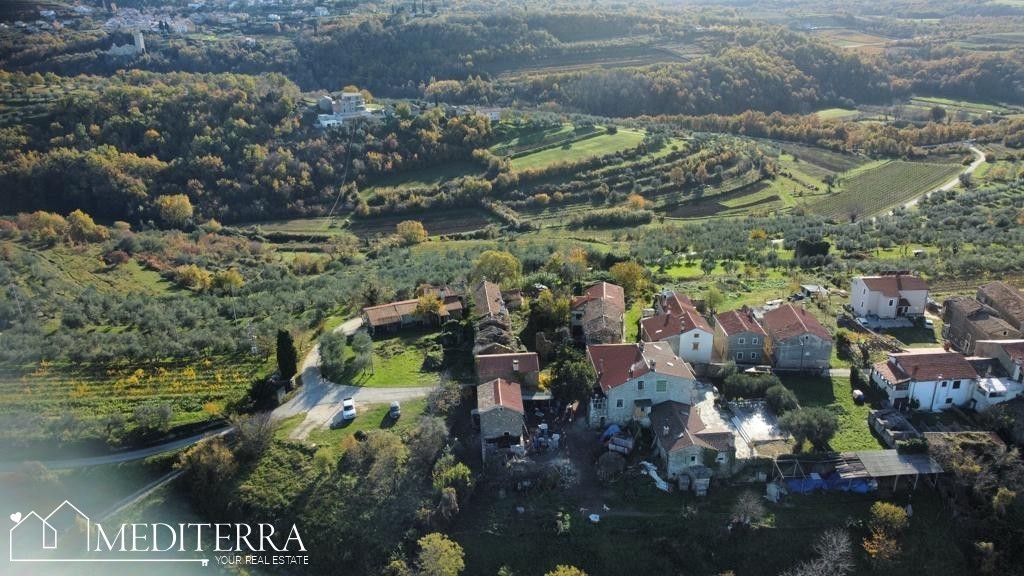 Gradbeno zemljišče s projektom, Buje, Istra