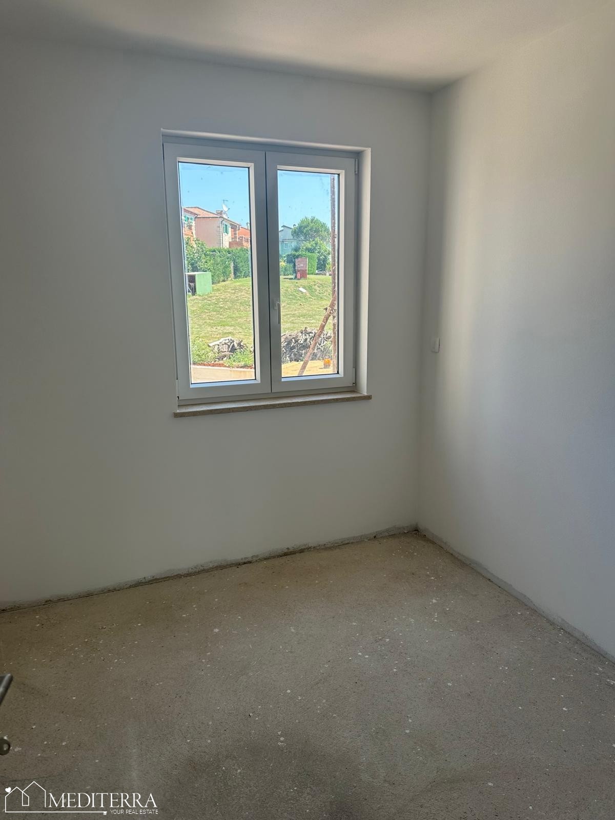 Apartma v prvem nadstropju novogradnje, 800 m od morja, Vabriga