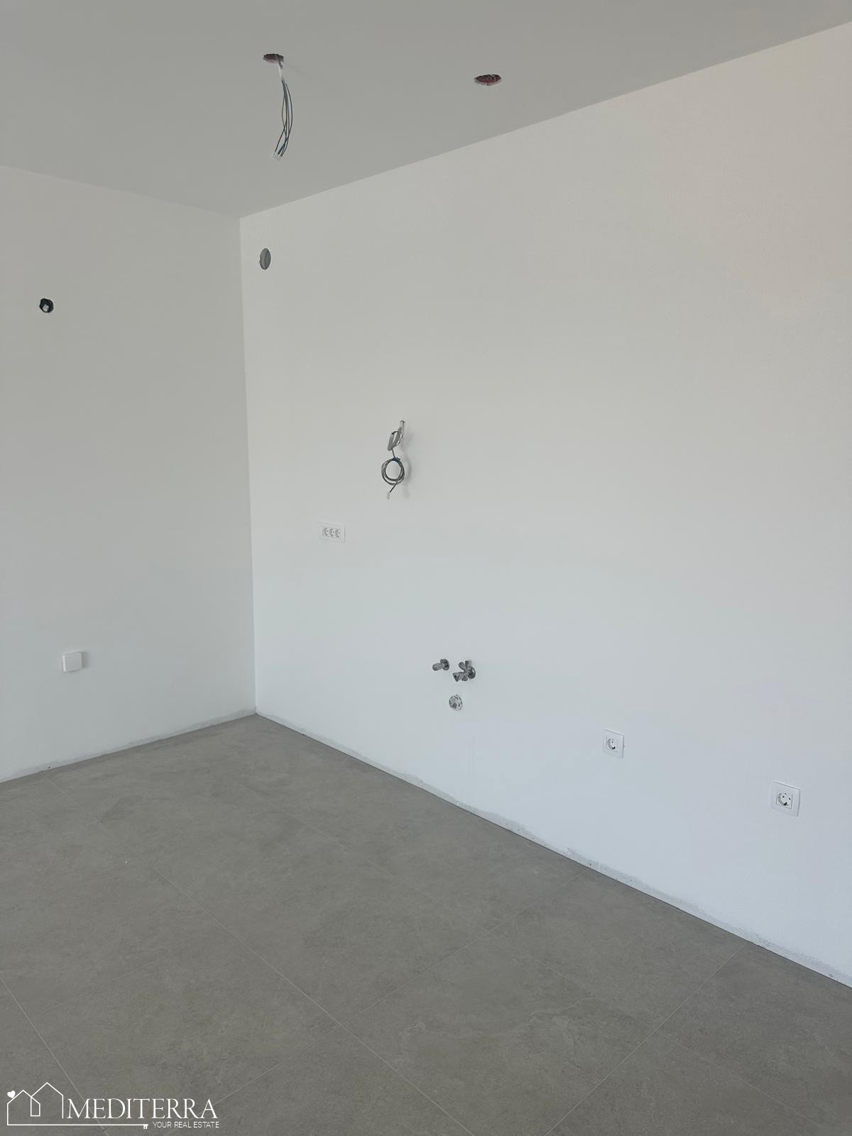 Apartma v prvem nadstropju novogradnje, 800 m od morja, Vabriga