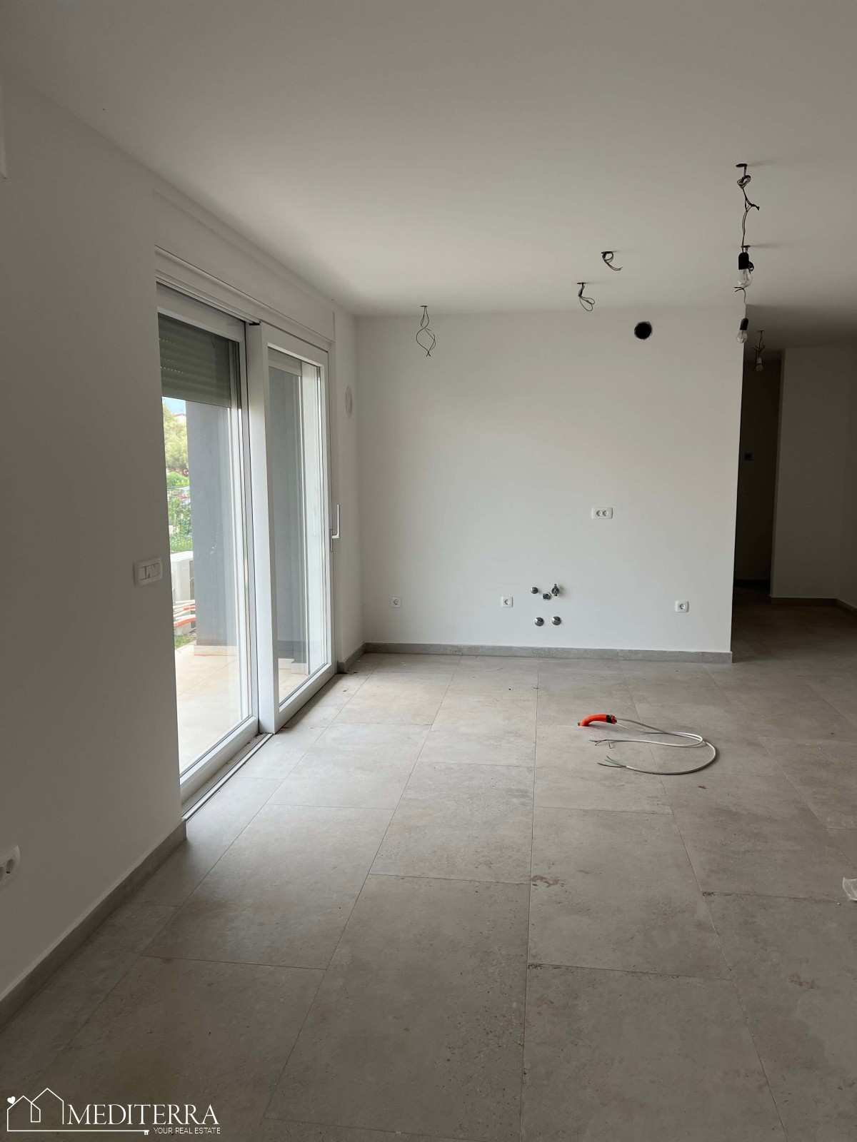 Apartma S2 v recepciji moderne novogradnje, Novigrad Istra