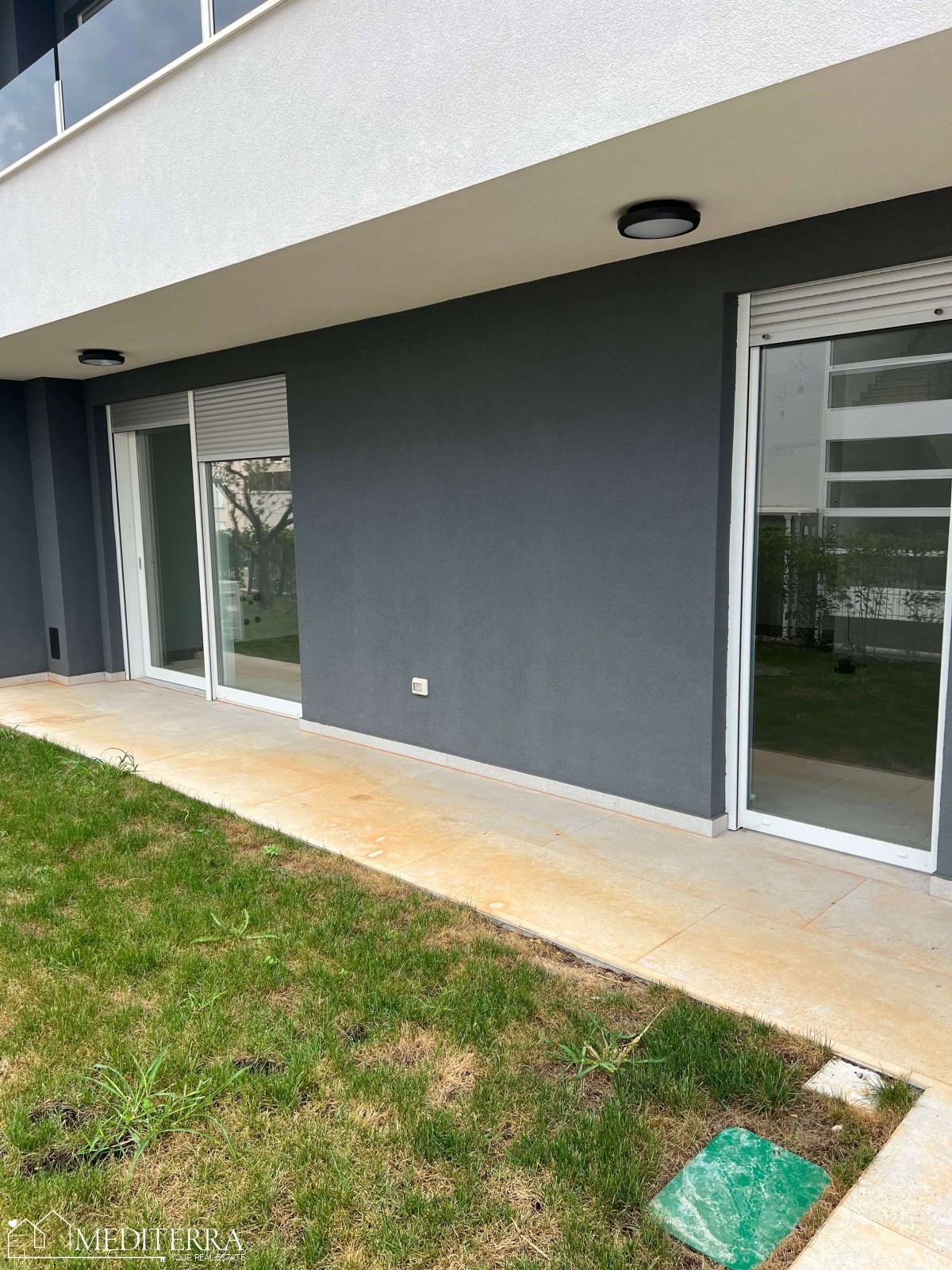 Apartma S2 v recepciji moderne novogradnje, Novigrad Istra