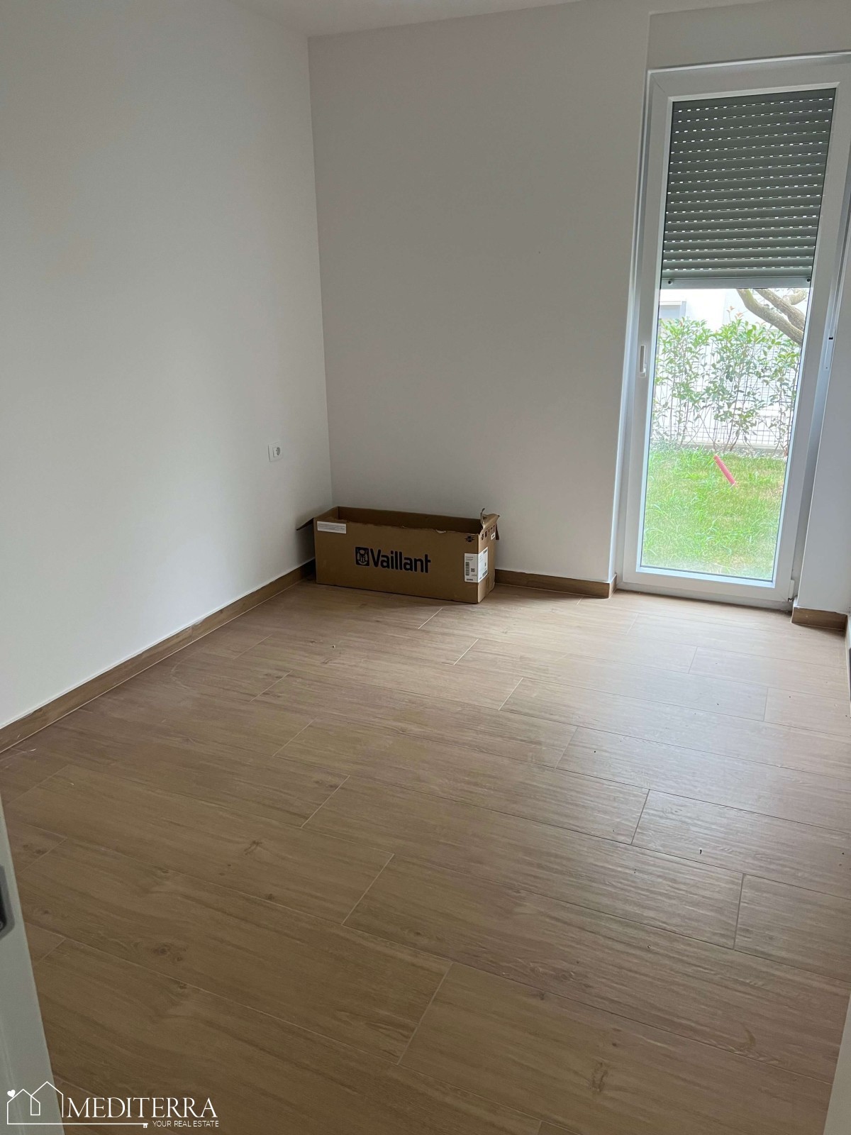 Apartma S2 v recepciji moderne novogradnje, Novigrad Istra