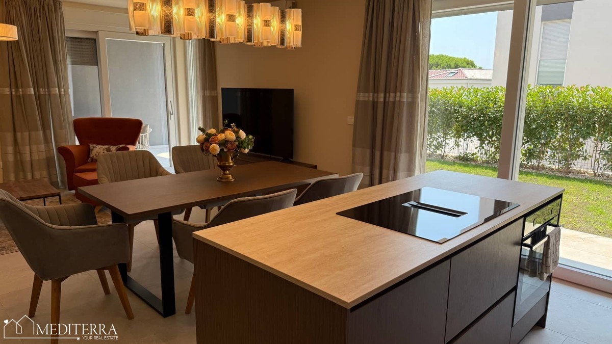 Apartma S2 v recepciji moderne novogradnje, Novigrad Istra