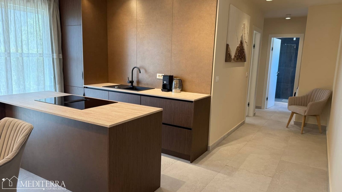 Apartma S2 v recepciji moderne novogradnje, Novigrad Istra