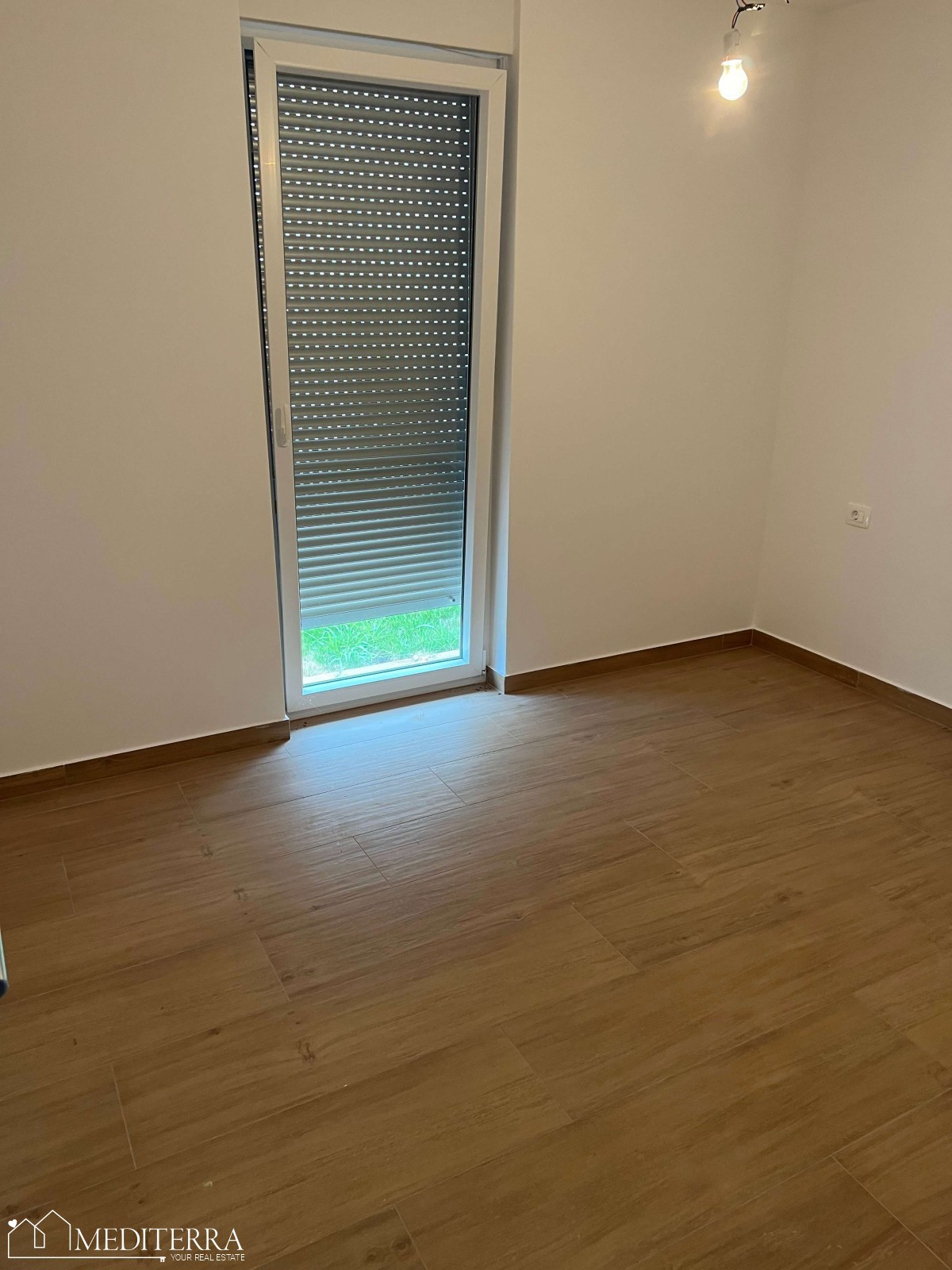 Apartma S2 v recepciji moderne novogradnje, Novigrad Istra