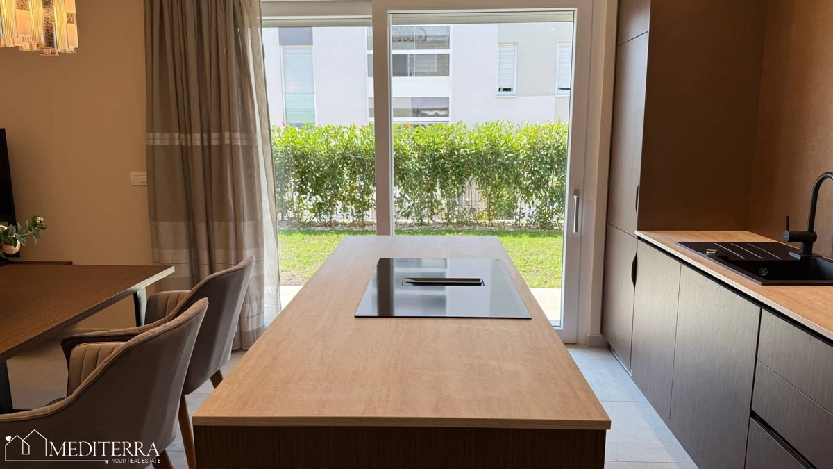 Apartma S2 v recepciji moderne novogradnje, Novigrad Istra