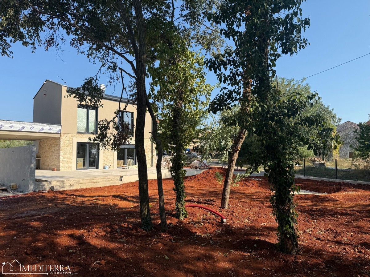 Novogradnja na izredni lokaciji, Novigrad, Istra
