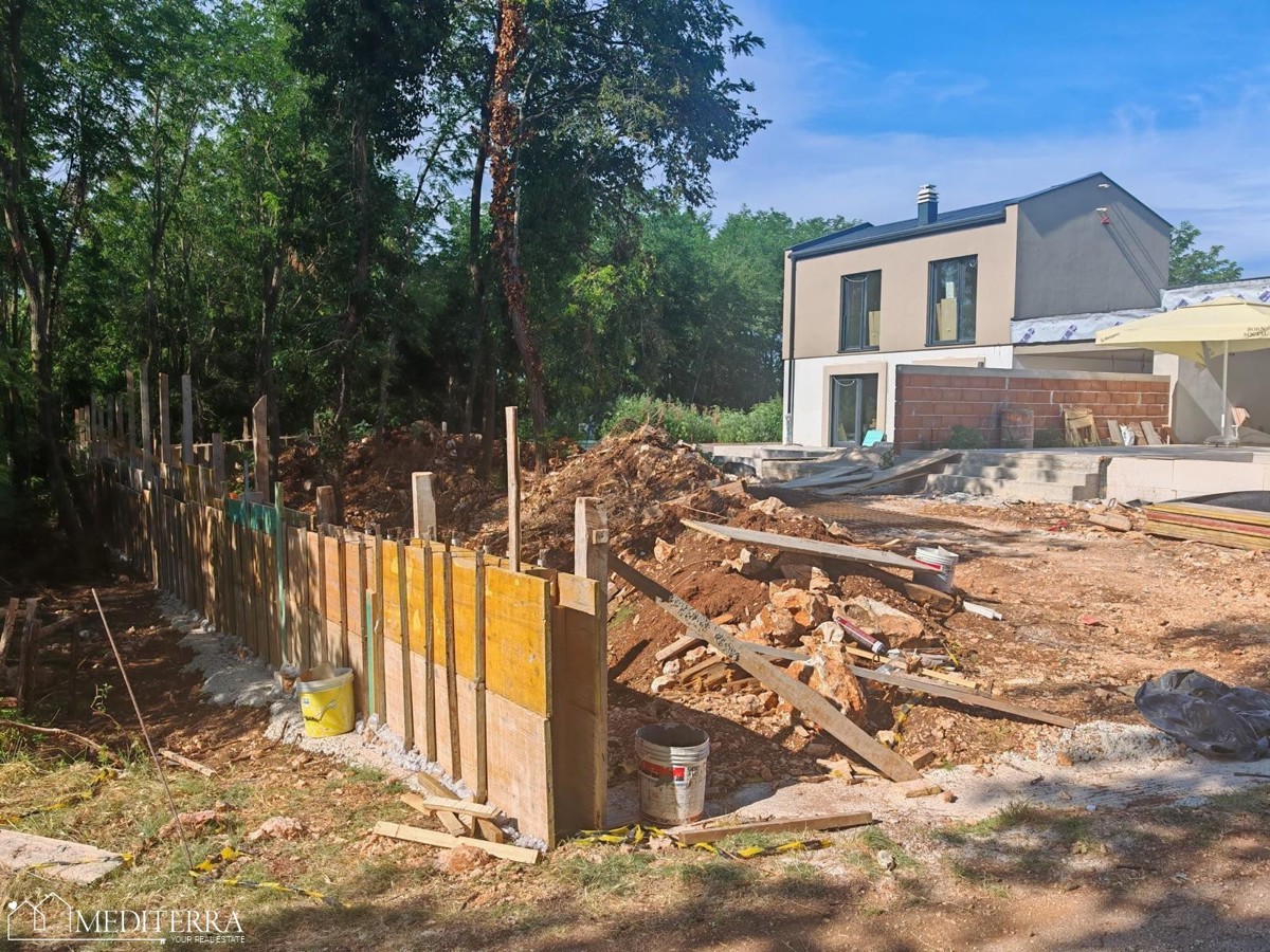 Novogradnja na izredni lokaciji, Novigrad, Istra
