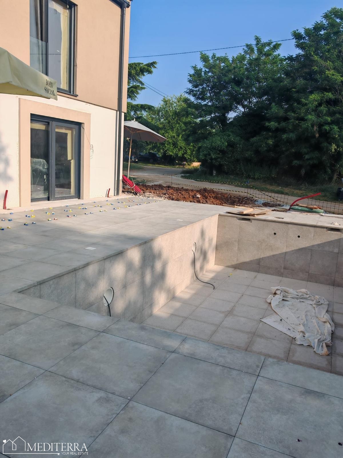 Novogradnja na izredni lokaciji, Novigrad, Istra