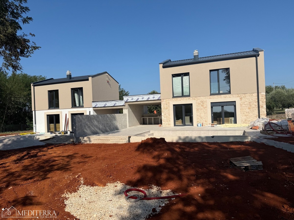 Novogradnja na izredni lokaciji, Novigrad, Istra
