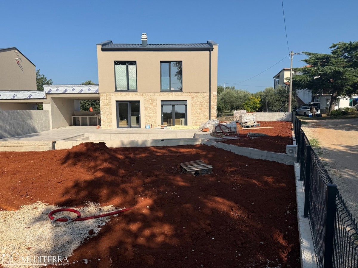 Novogradnja na izredni lokaciji, Novigrad, Istra