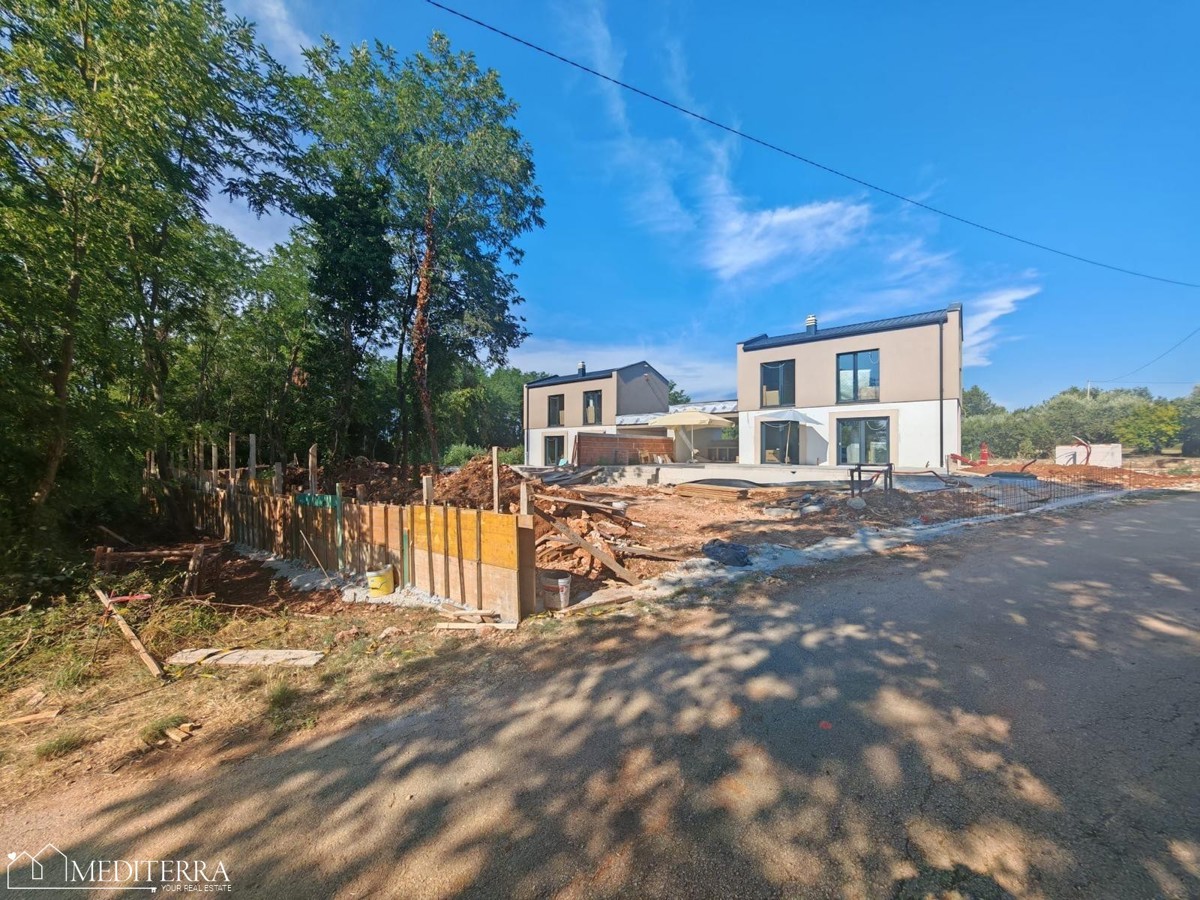 Novogradnja na izredni lokaciji, Novigrad, Istra