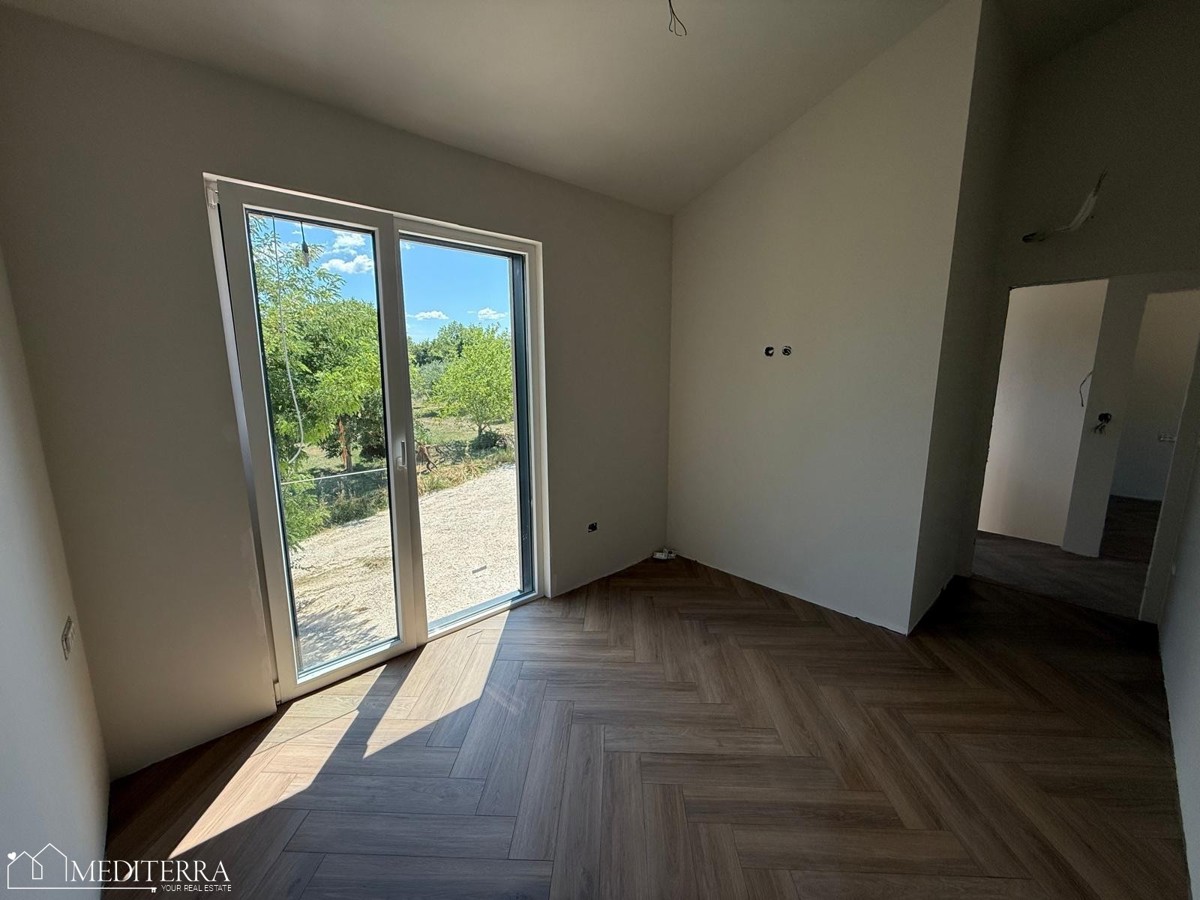 Novogradnja na izredni lokaciji, Novigrad, Istra