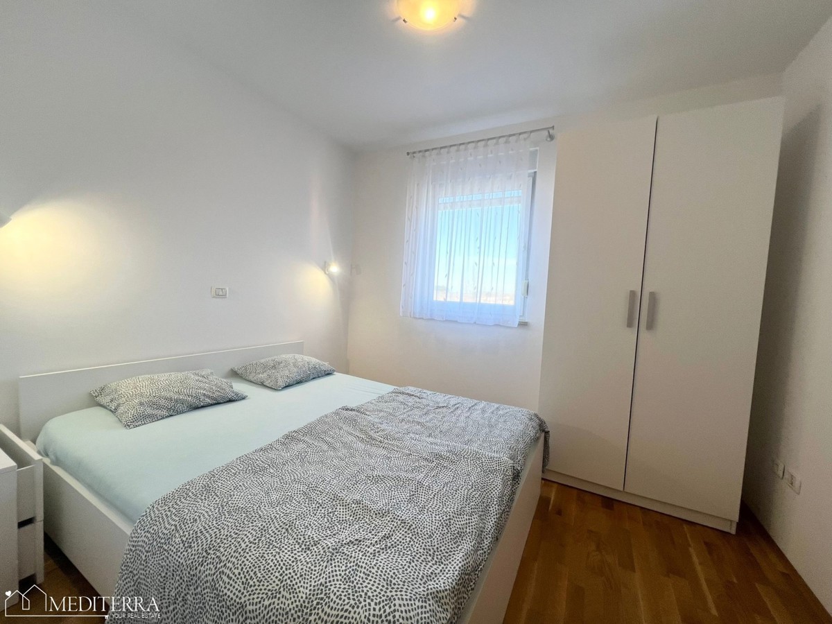 Enosobno stanovanje na odlični lokaciji, Novigrad, Istra