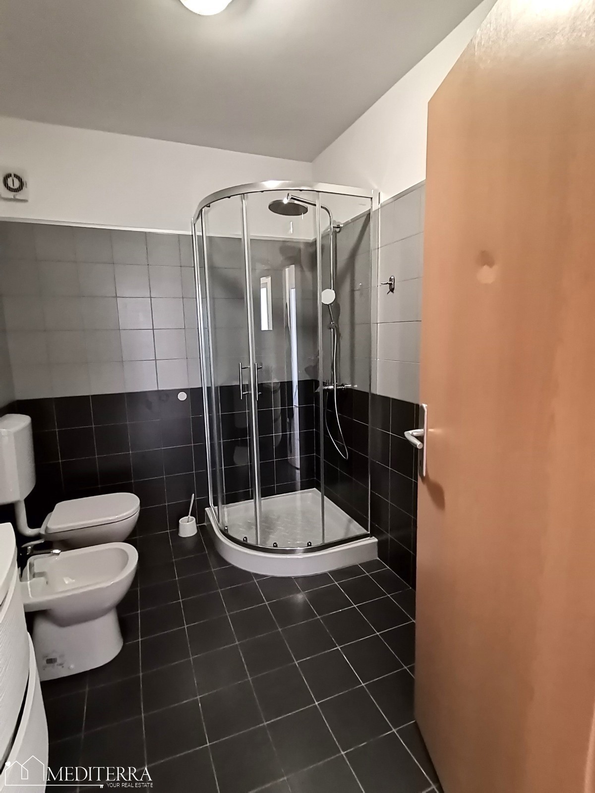 Dvosobno stanovanje na mirni lokaciji, Brtonigla, Istra