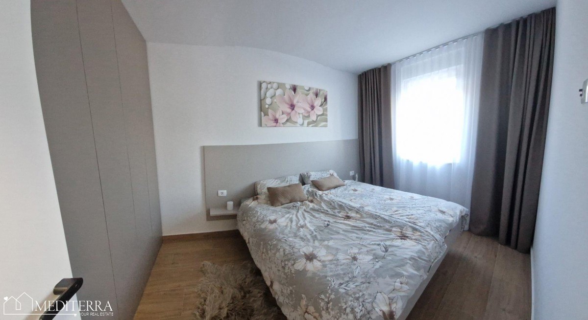 Čudovito, moderno opremljeno stanovanje z bazenom na vrhunski lokaciji, Novigrad, Istra