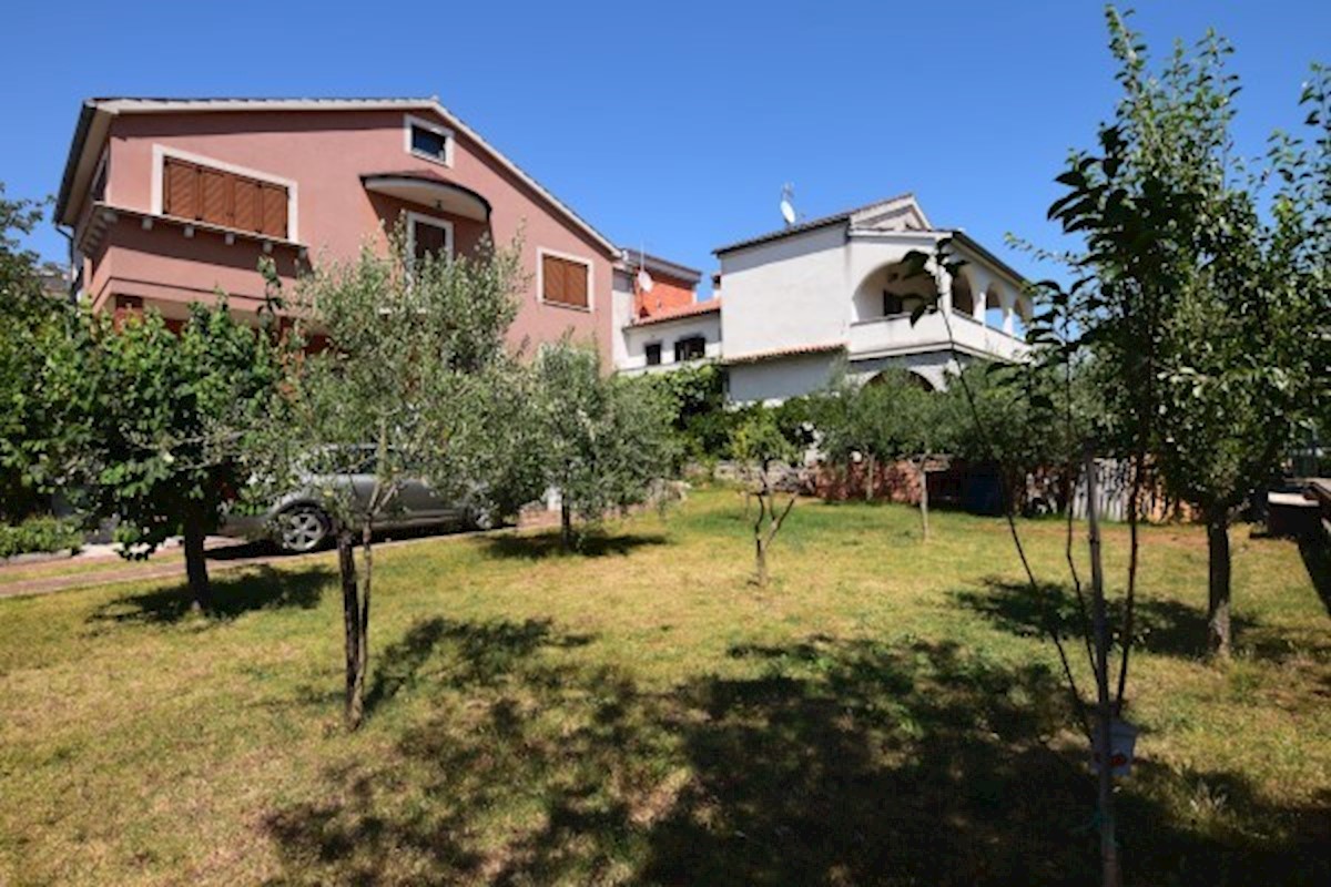 Hiša z restavracijo in apartmaji, Poreč, Istra