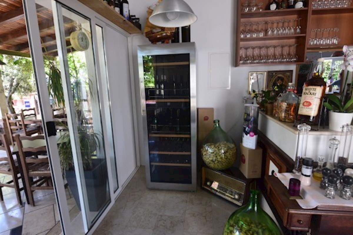 Hiša z restavracijo in apartmaji, Poreč, Istra