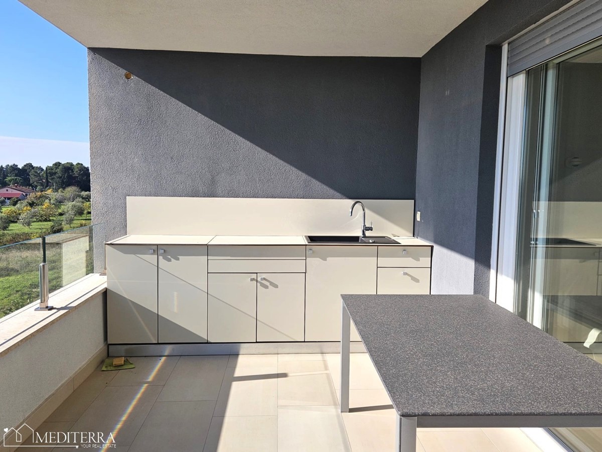 Privlačno stanovanje – Odlična lokacija v Novigradu