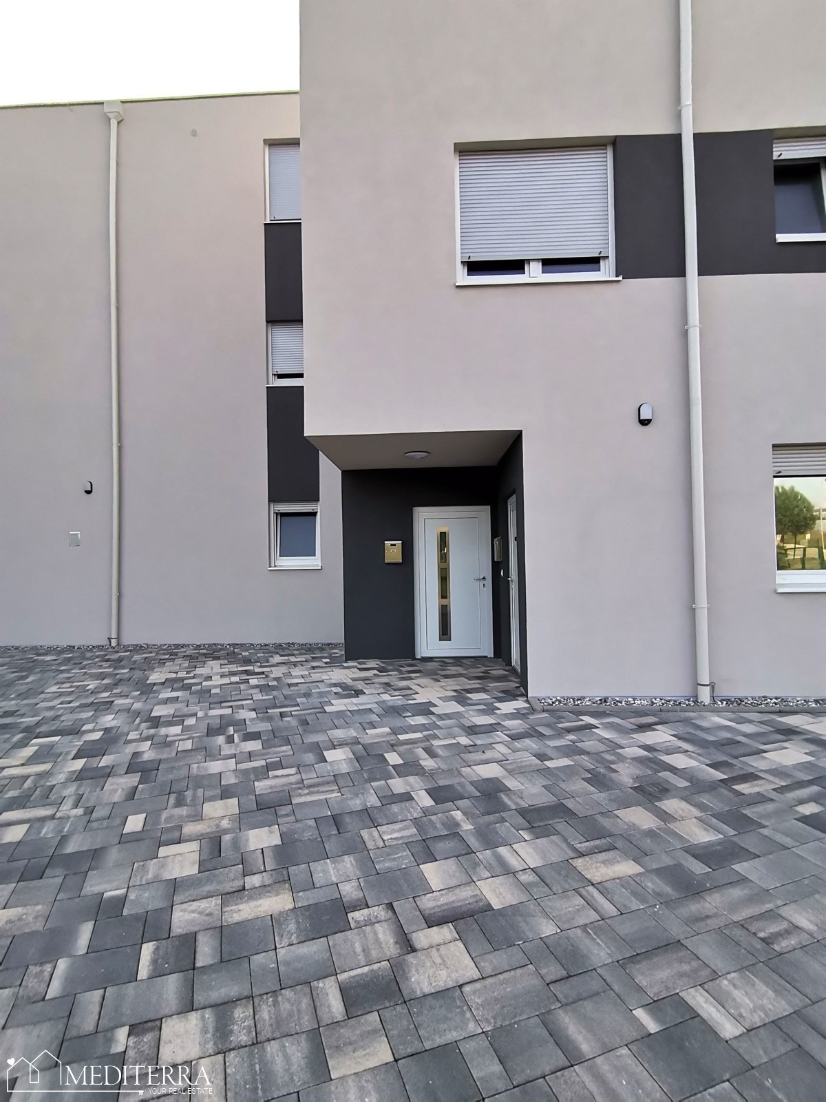 Apartma S4 v 1. nadstropju moderne novogradnje, Novigrad Istra