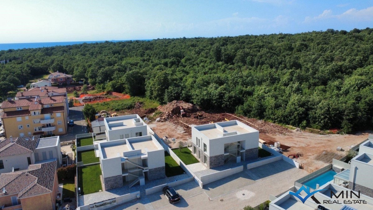 Udoben apartma s strešno teraso in pogledom na morje - Novigrad (21)