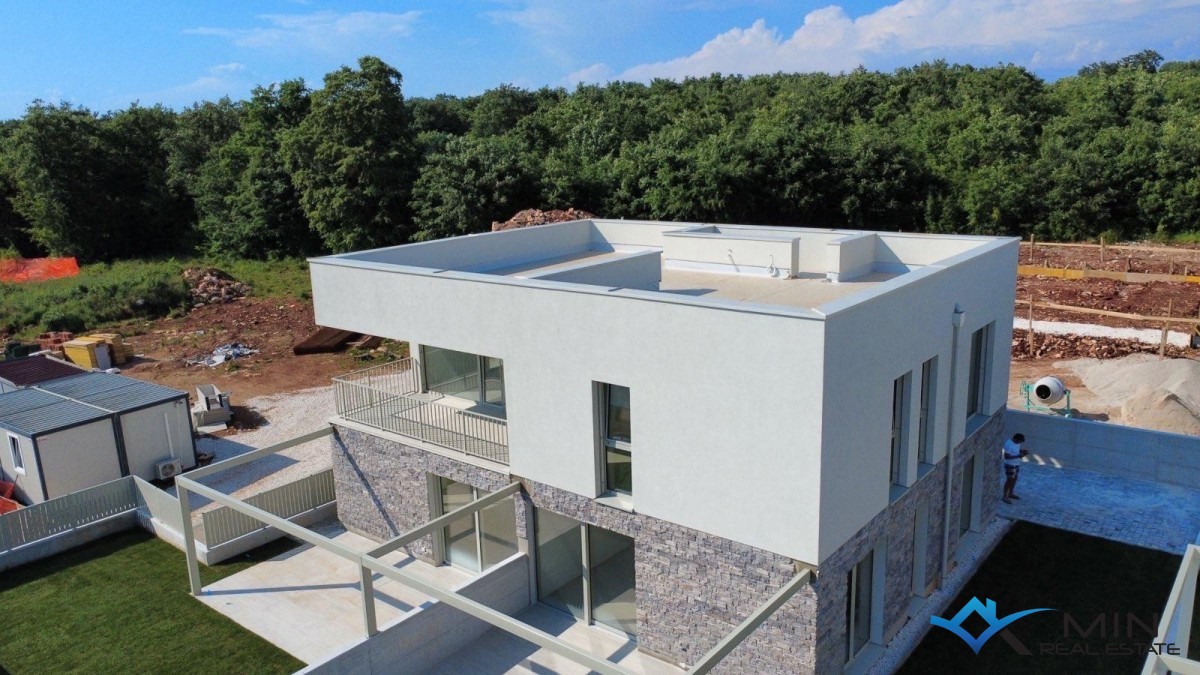 Udoben apartma s strešno teraso in pogledom na morje - Novigrad (21)