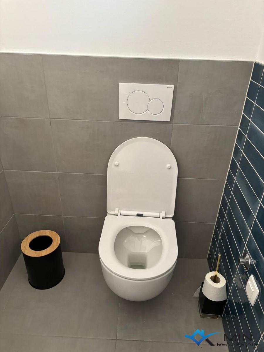 Čudovita vila z ogrevanim bazenom v okolici Novigrada