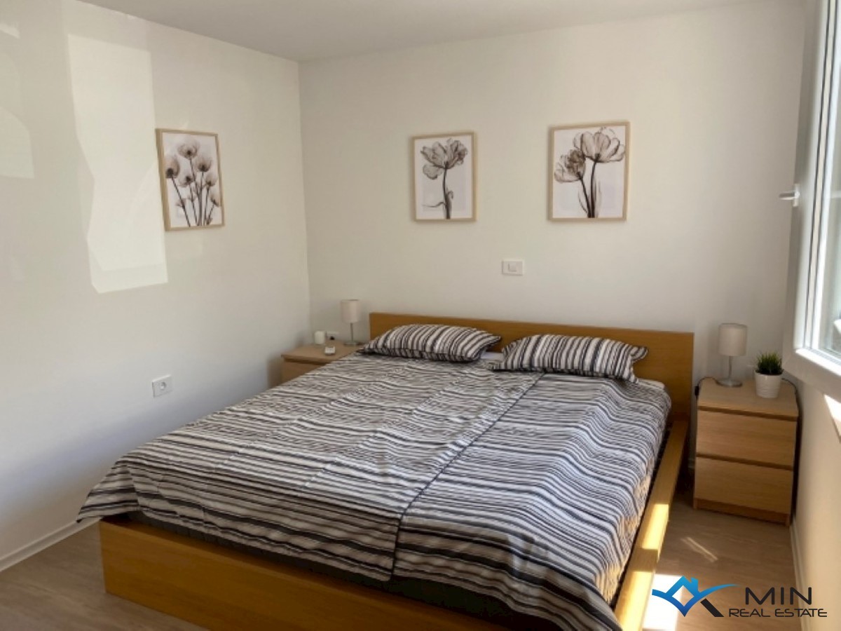 Hiša s 3 apartmaji na Crvenem vrhu - Umag